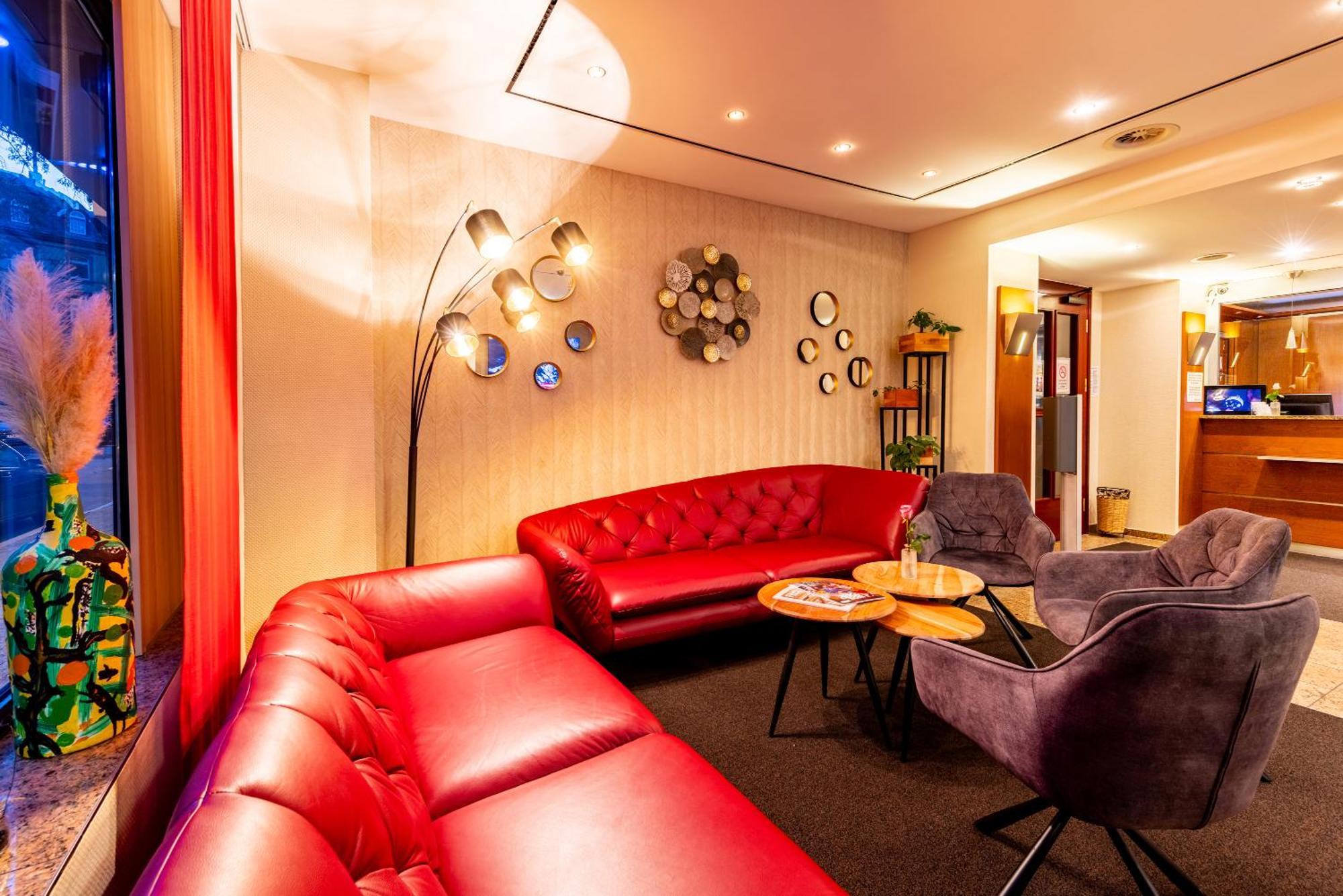 פרנקפורט Maingau Hotel מראה חיצוני תמונה