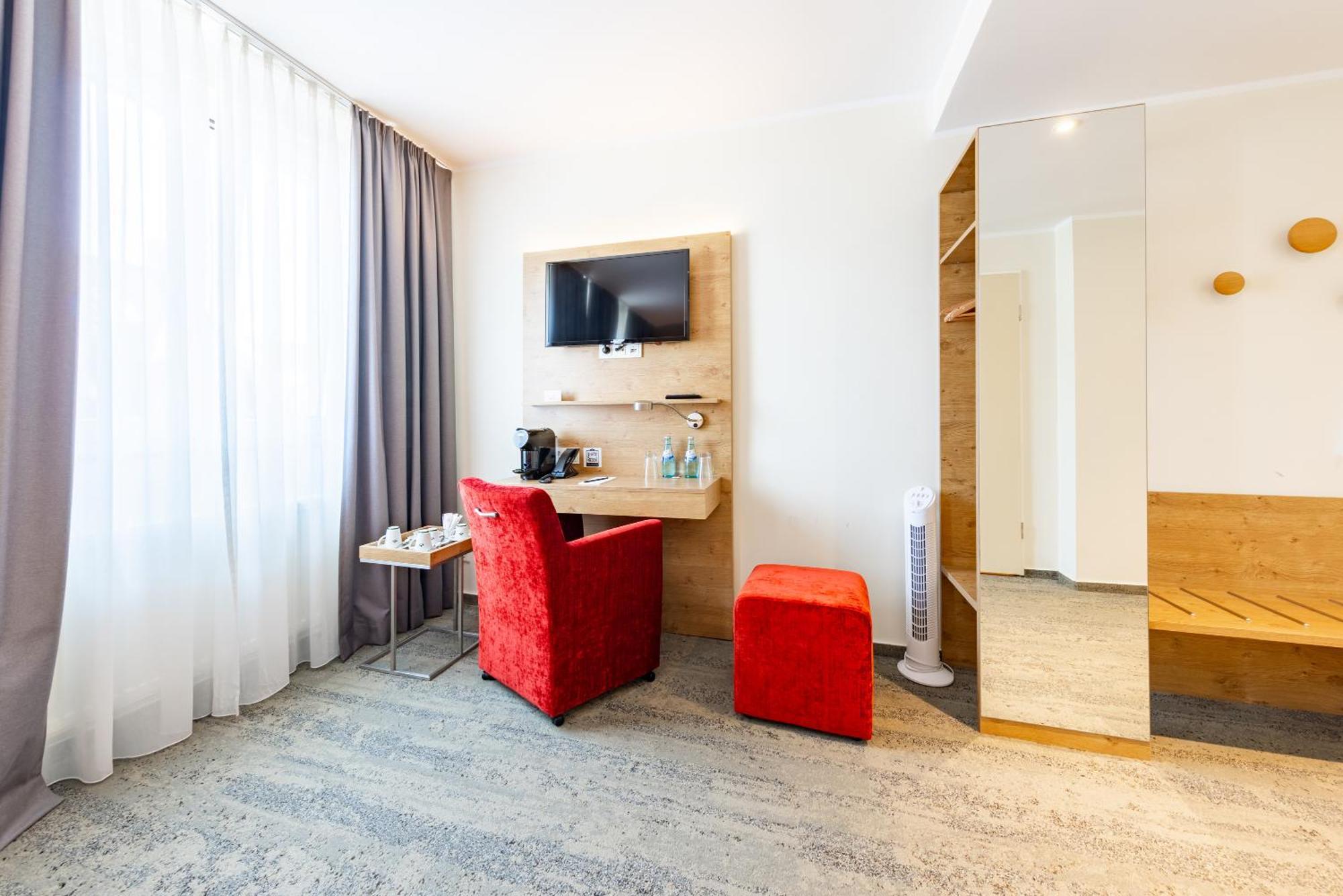 פרנקפורט Maingau Hotel מראה חיצוני תמונה