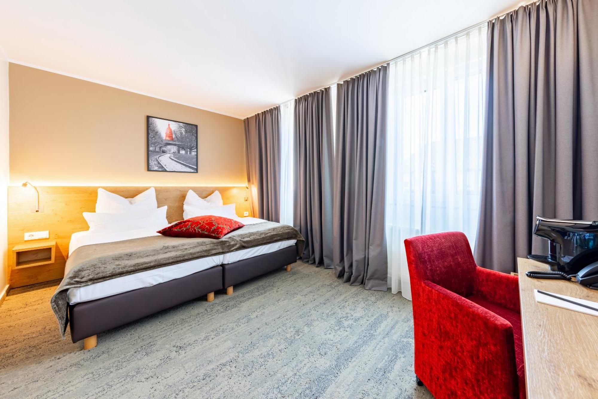 פרנקפורט Maingau Hotel מראה חיצוני תמונה