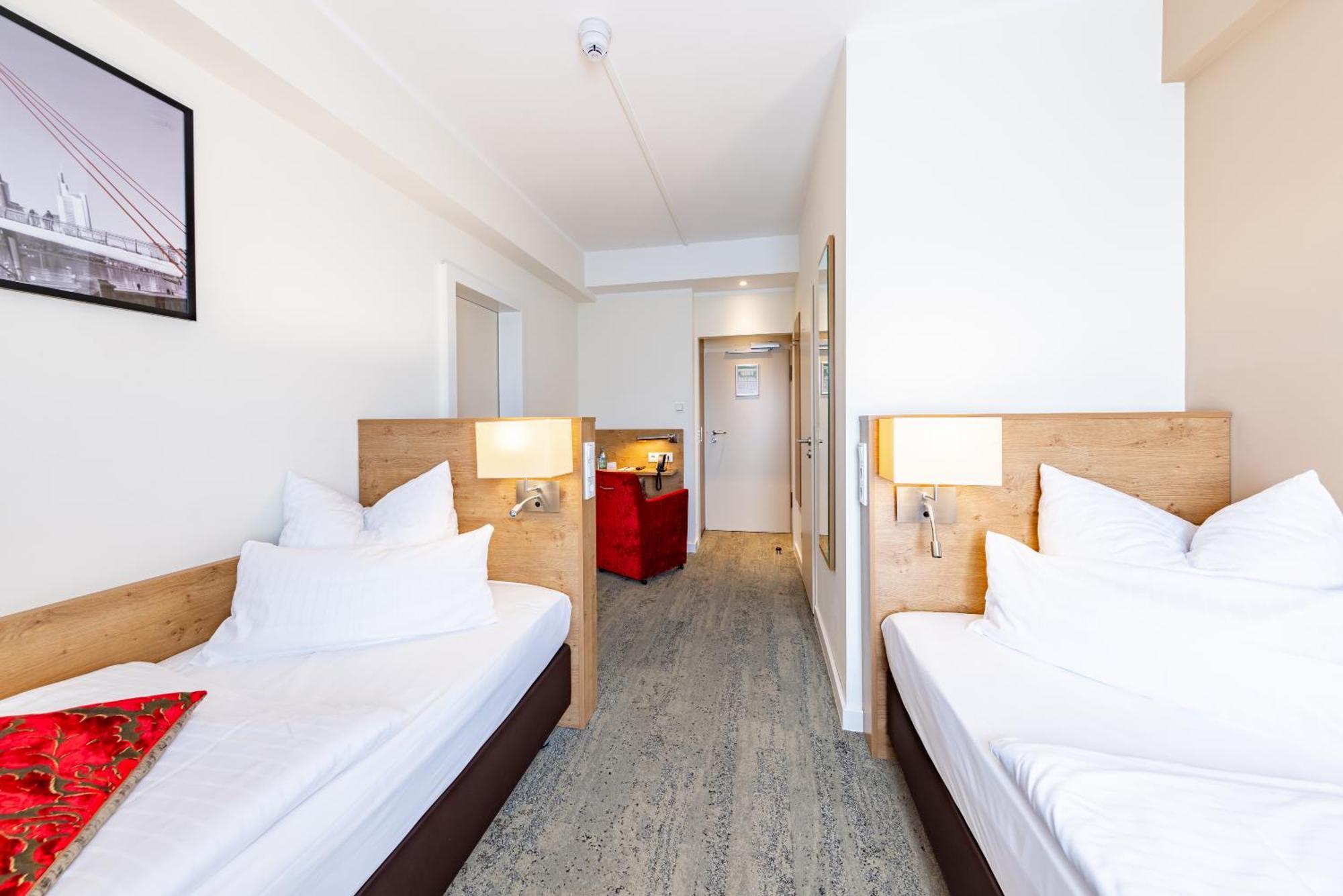פרנקפורט Maingau Hotel מראה חיצוני תמונה