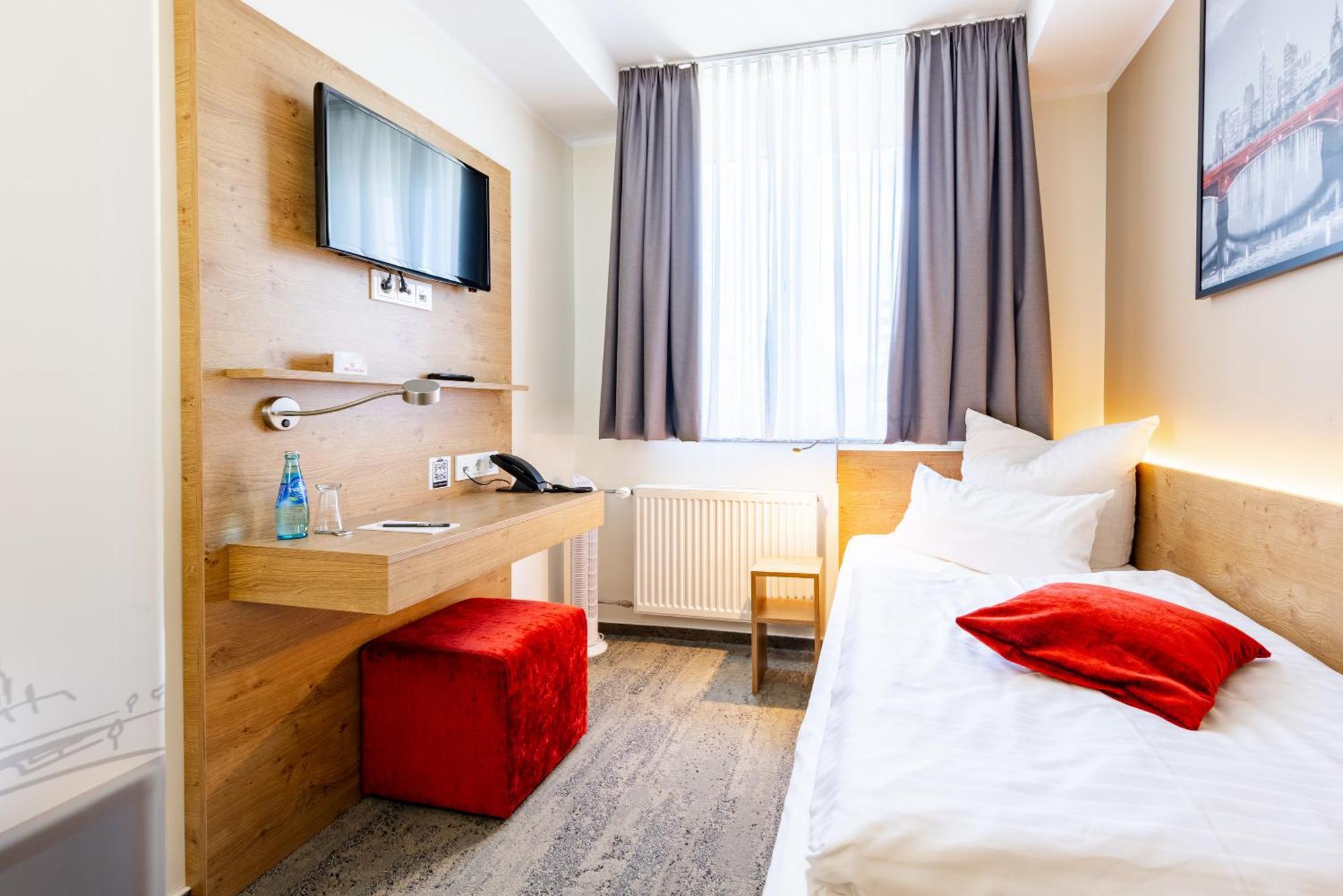 פרנקפורט Maingau Hotel מראה חיצוני תמונה