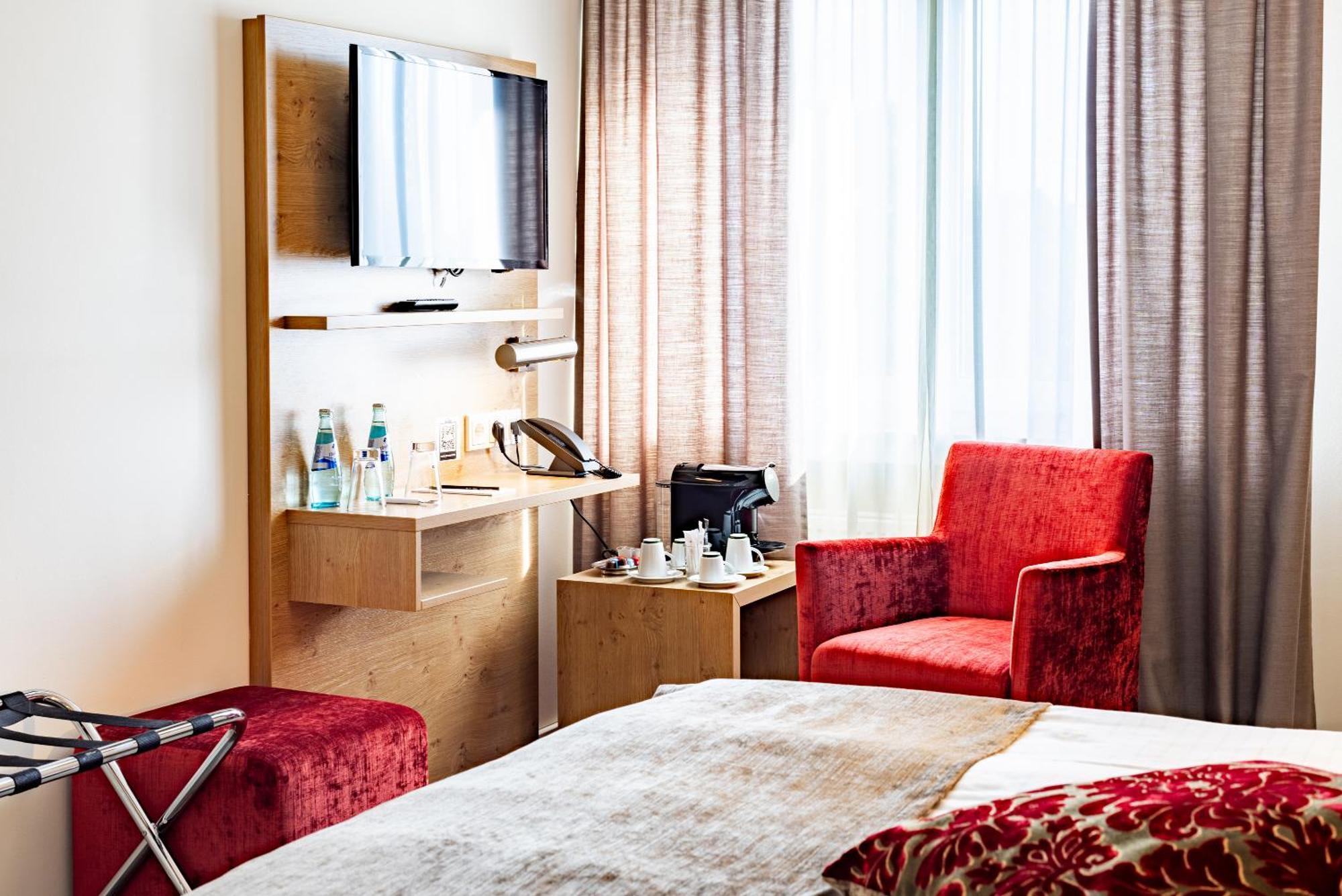 פרנקפורט Maingau Hotel מראה חיצוני תמונה